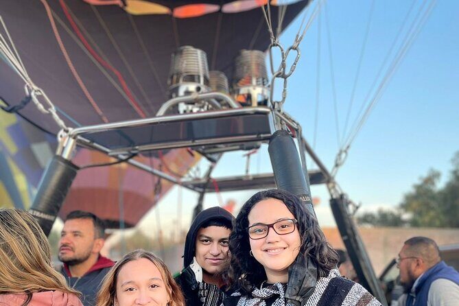Balloon flight with private transportation and guided tour to Teotihuacán - An In-Depth Look at the Experience