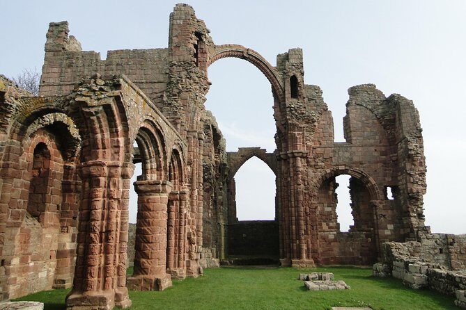 Bamburgh and Lindisfarne Day Tour - Who Should Consider This Tour?