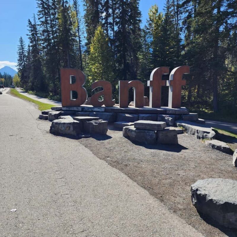 Banff: Gondola, Hot Springs, Bow falls & Three lakes tour - FAQ