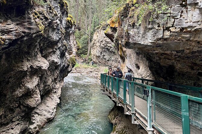 Banff Highlights:Johnston Canyon, Lake Louise & Moraine Lake Tour - What’s Included and What’s Not