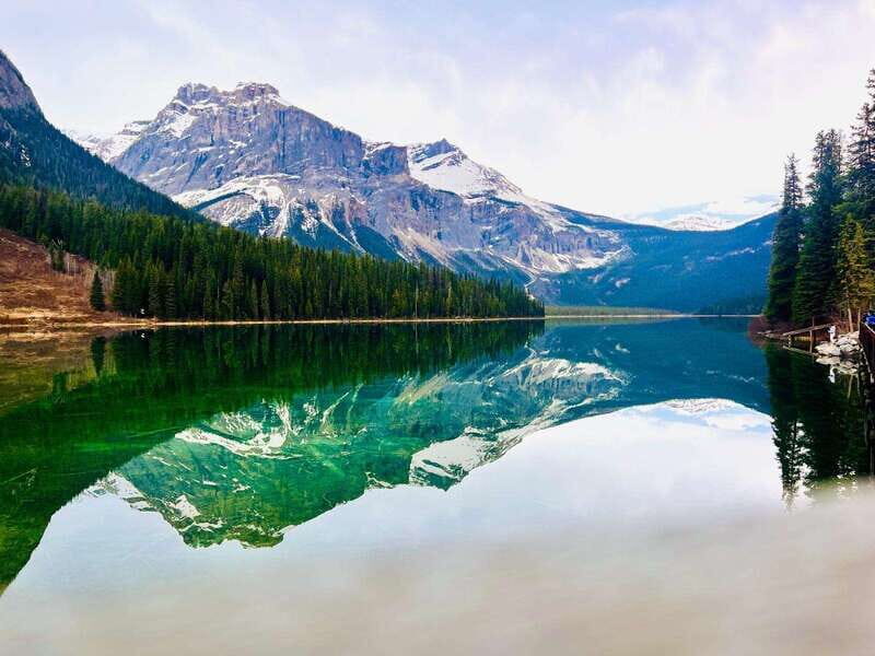 Banff: Lake Louise, Moraine, Emerald Lake & Johnston Canyon - FAQs