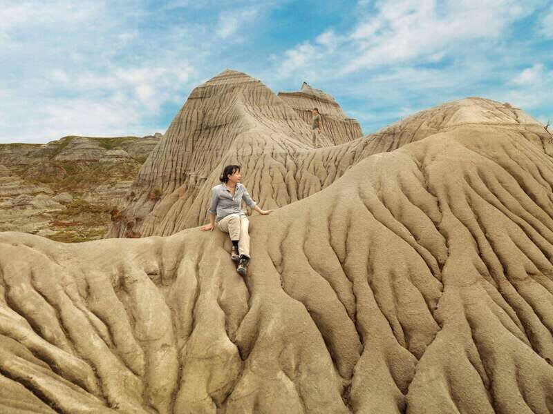 Banff: Private Badlands Tour with Royal Tyrrell Museum - FAQs