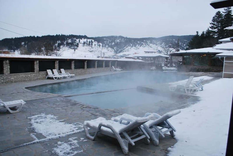 Bansko: Easy snowshoeing Pirin National Park & thermal spa - The Experience in Detail