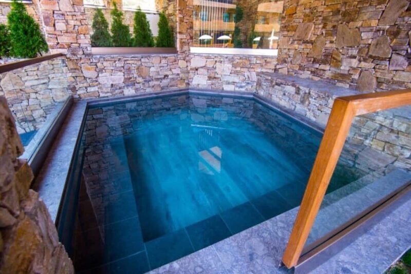 Bansko: Villa Victoria Thermal Pool Escape - What Is the Villa Victoria Thermal Pool Escape?