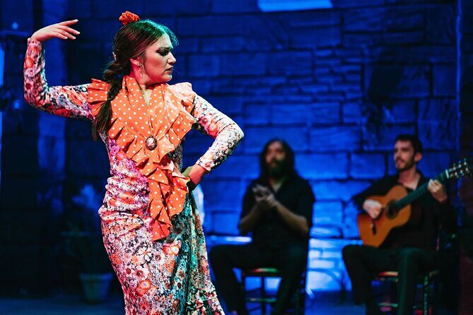 Baraka Triana. Flamenco show with drink - Discovering the Authentic Flamenco Experience in Seville