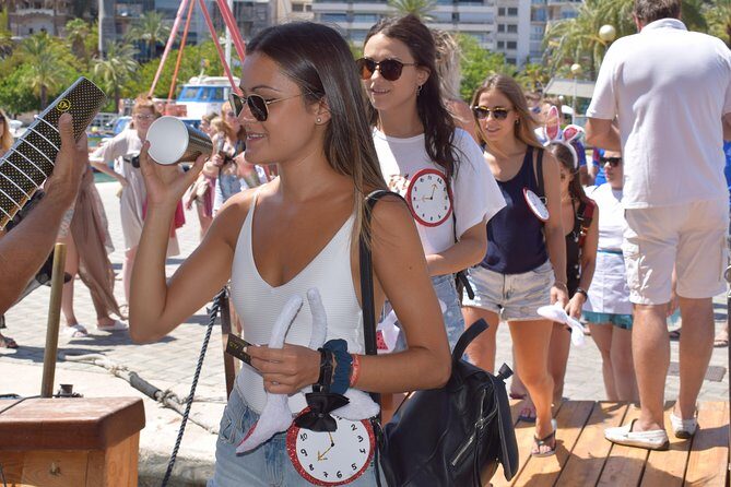 Barca Samba: The best boat experience in Mallorca - Entertainment and Atmosphere