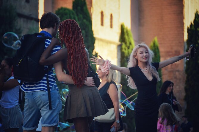 Barcelona 1.5h Private Old Town, Gothic & Ramblas Walking Tour - Stop 3: Catedral de Barcelona from the outside, with a story
