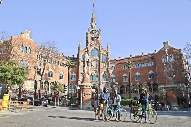 Barcelona: 2.5-Hour Bike or E-Bike Historical Tour - What to Expect During the Ride