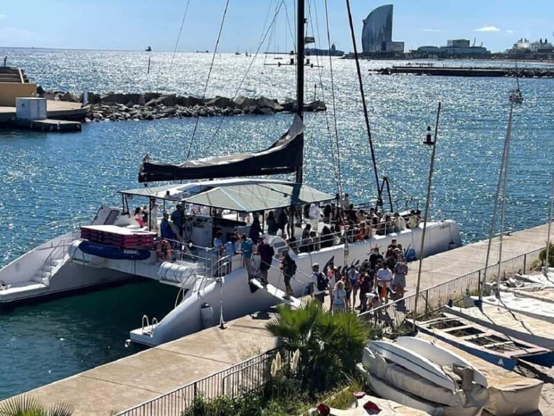 Barcelona: 2-Hour Catamaran with Cocktail and Live Music - The Experience in Detail