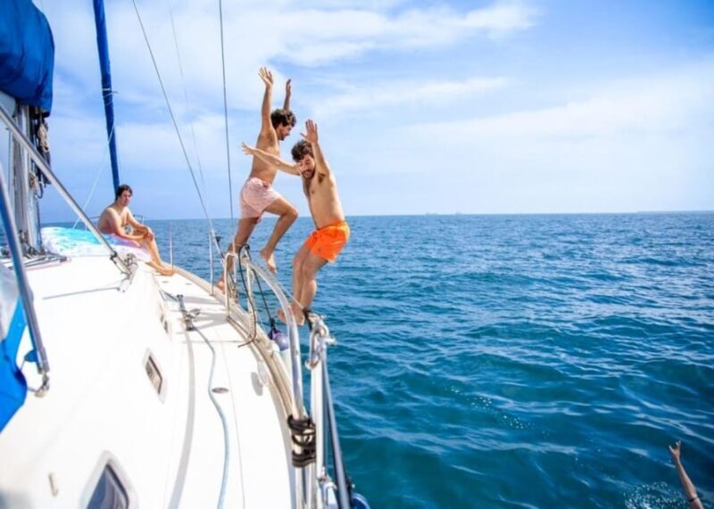 Barcelona : 2 hours Sailing tour with snacks and drinks - What Makes This Tour Special?