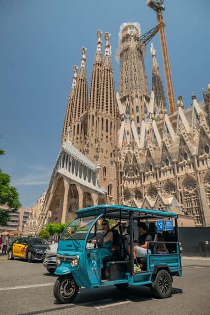 Barcelona: 2h Premium Private Tuk-Tuk Tour - The Experience: What You Can Expect