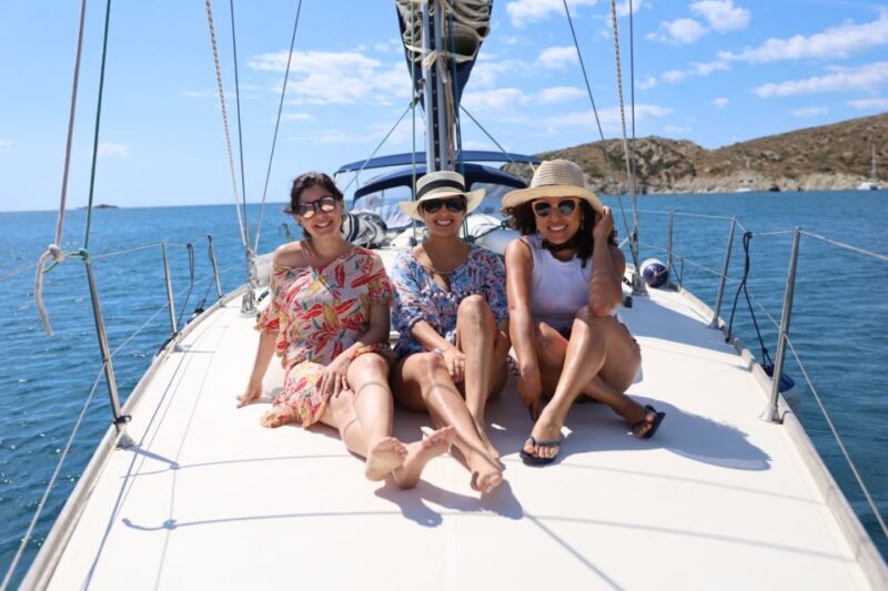 Barcelona 2h private sailing tour for 11 with local Skipper - Frequently Asked Questions