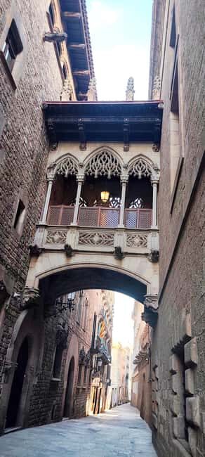 Barcelona: 3-Hour Best of the city Walking Tour & Surprise - Who Is This Tour Best For?