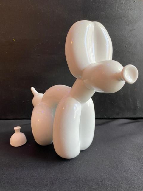 Barcelona: Bear-brick Fluorescent Painting | Wine and Art - The Joys and Challenges of the Experience