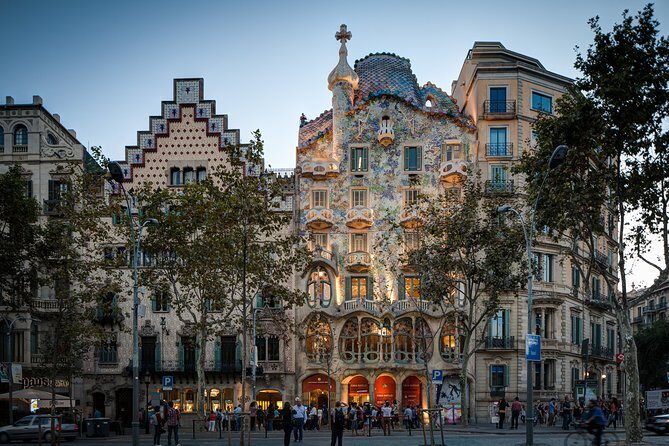 Barcelona Bike Highlights & Sagrada Familia Small Group Tour - The Sum Up