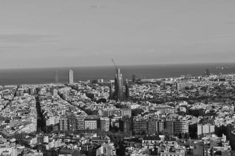 Barcelona: Black & White Cinematic Photoshoot - Authentic Feedback from Participants