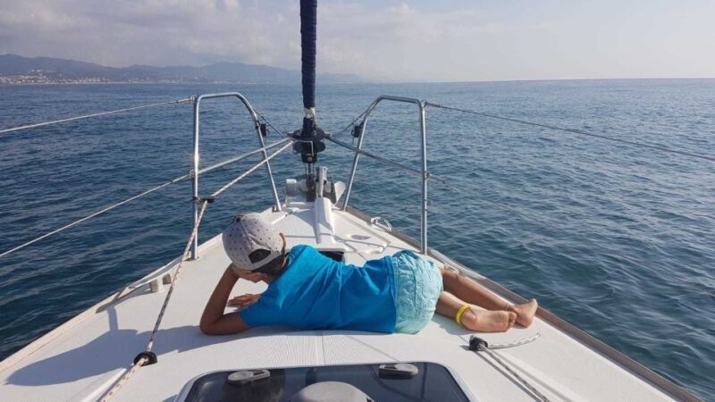 Barcelona: Boat trip with cava in amazing sailboat - Key Points