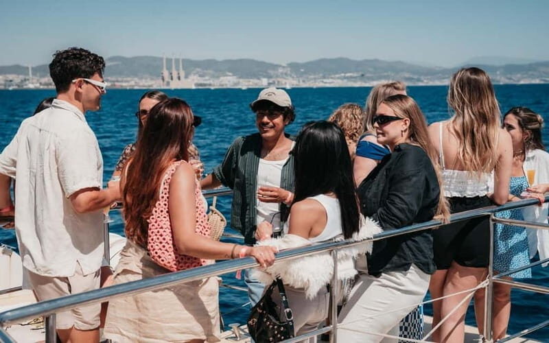 Barcelona: Brunch Boat Party with Drinks and DJ - The Vibe: Music, Atmosphere, and Crowd