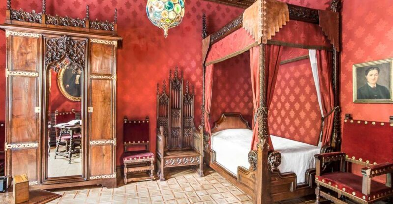 Barcelona: Casa Amatller Guided Visit with Chocolate Gift - Key Points