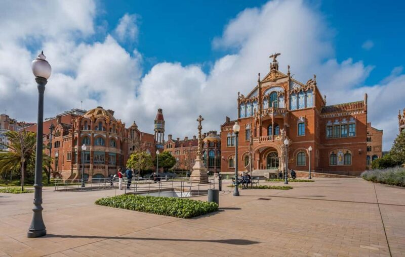 Barcelona: Catalan Modernism Architecture Walking Tour - Key Points