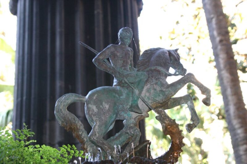 Barcelona: Christmas Walking Tour with Cathedral Tickets - What You Can Expect from the Tour