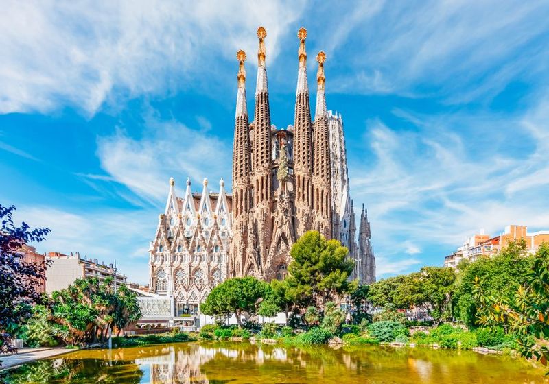 Barcelona: City Sightseeing Hop-On Hop-Off Bus Tour - Route Blue: Passeig de Gràcia to Gaudí landmarks and the north side