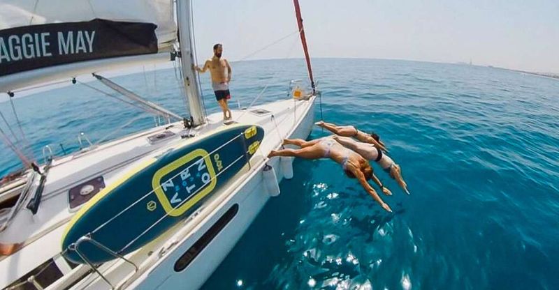 Barcelona: Coastline Boat Trip with Snacks and Cava - Onboard comfort: small details that matter in real life