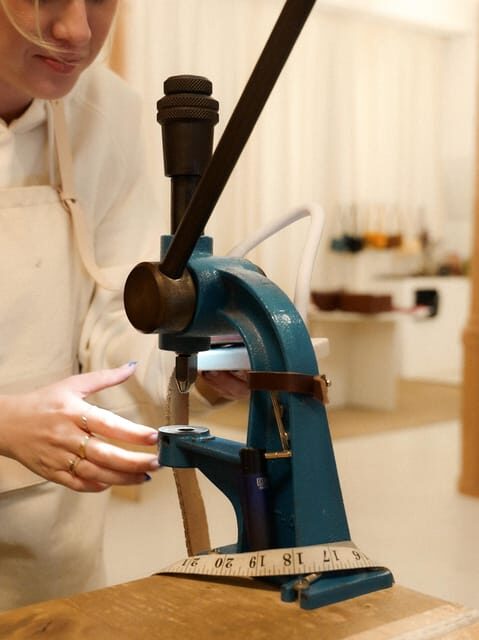 Barcelona: Craft your own leather bag, Hands-On workshop - The Materials and Tools