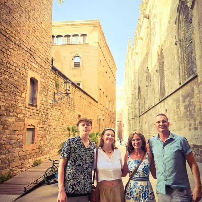 Barcelona: Creative Photo Tour of the City's Artistic Corners - The Experience from a Traveler’s Perspective