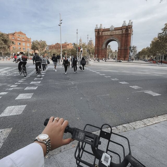Barcelona: Customized Bike Tour of Cultural Highlights - Key Points