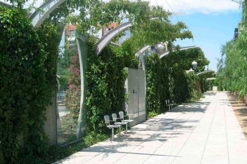 Barcelona: Electric scooter tour along the promenade and parks - Authentic Insights from User Reviews