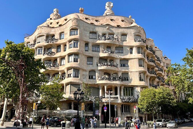 Barcelona Full Day: Sagrada Familia and the 3 Gaudí Houses - Who Is This Tour Best For?