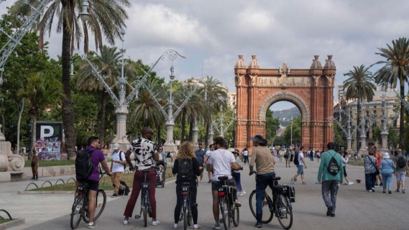 Barcelona: Gaudí Masterpieces & Hidden Gems E-Bike Tour - What’s the Value in This Tour?
