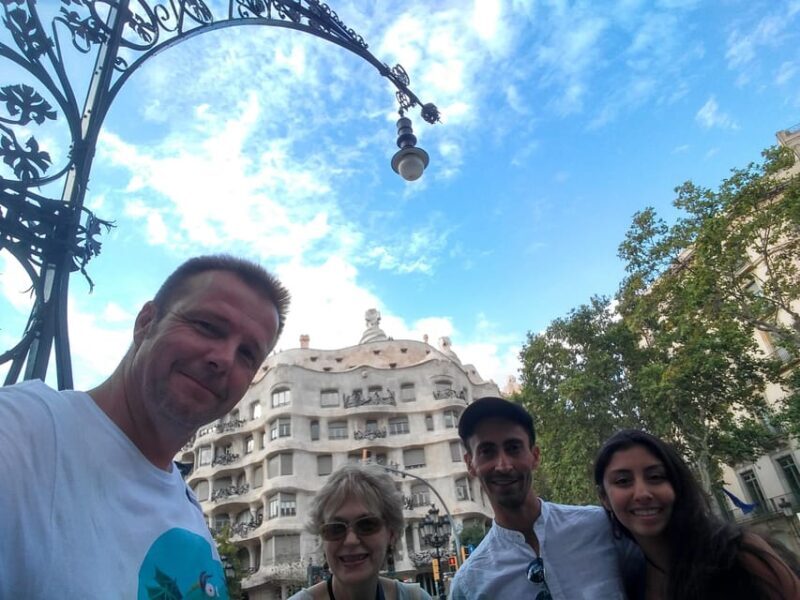 Barcelona: Gaudí & Modernism Walking Tour - Key Points