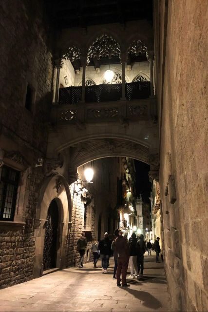 Barcelona: Gothic Quarter By Night Guided Walking Tour - Key Points