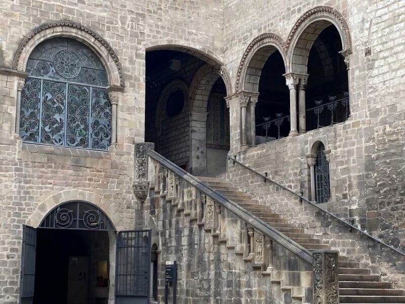 Barcelona: Gothic Quarter Group or Private Tour - A Deep Dive Into the Tour Experience