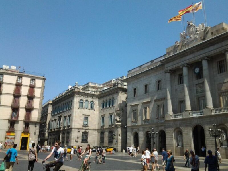 Barcelona: Gothic Quarter Legends Walking Tour with Tapas - What the Tour Feels Like in Practice