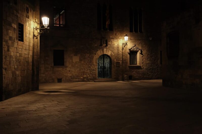 Barcelona: Gothic Quarter Night Walk Mysteries and Legends - Discovering the Gothic Quarter Night Walk in Barcelona