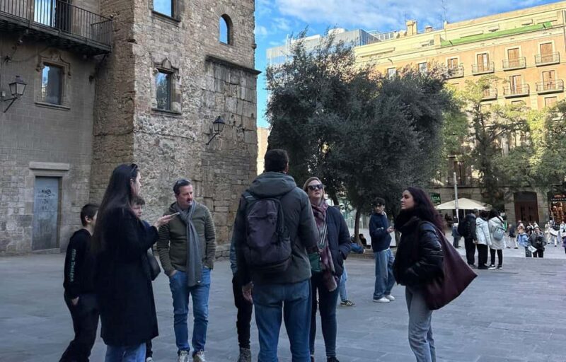 Barcelona: Gothic Quarter Old Town Walking Tour - Exploring the Gothic Quarter: A Complete Look at the Walking Tour