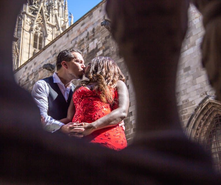 Barcelona: Gothic Quarter Private Photoshoot Experience - Deep Dive into the Experience