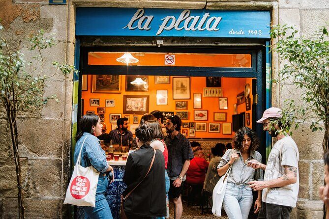 Barcelona Gothic Quarter Tapas & Taverns Food & Wine Tour - The Guides and Small-Group Atmosphere
