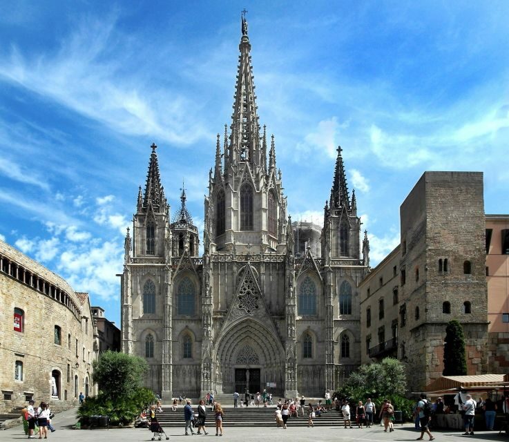 Barcelona: Gothic Quarter Walking Tour with Optional Tapas - A Closer Look at the Gothic Quarter Walking Tour