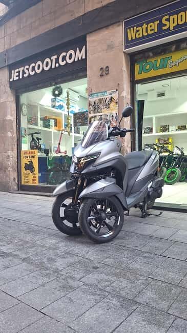 Barcelona: Guided introduction + Initial route on Tricity or RAYZR 125 cc - Key Points