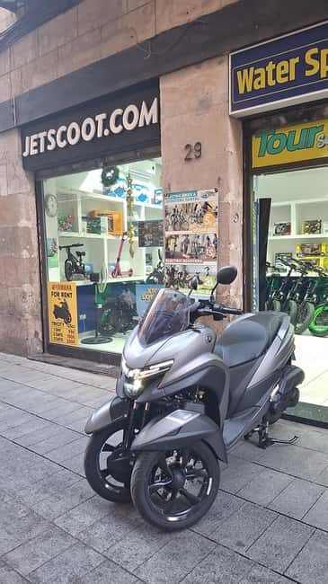 Barcelona: Guided introduction + Initial route on Tricity or RAYZR 125 cc - The Route and the Guide’s Tips