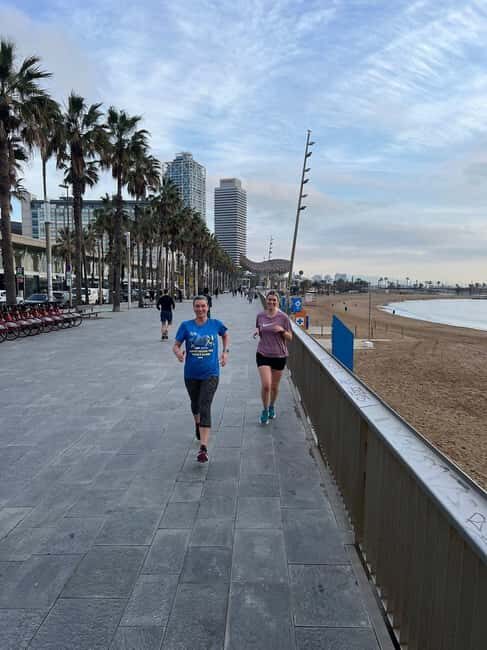 Barcelona: Guided Running Tour with Rooftop Drink - Key Points