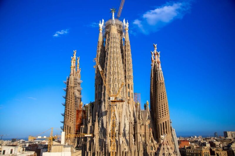 Barcelona Guided Sagrada Familia Tour & Sailing Experience - What to Expect from the Tour