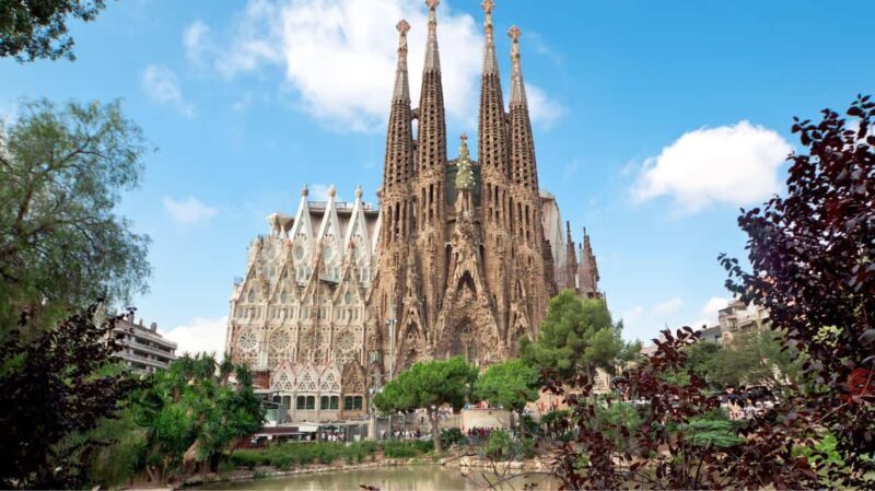 Barcelona: Guided visit of the Sagrada Familia - What to Expect from the Guided Tour of the Sagrada Familia