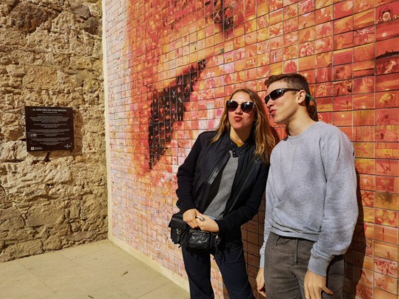 Barcelona: Highlights & Gems Private Tour with Tapa & Drink - Who is this tour best for?