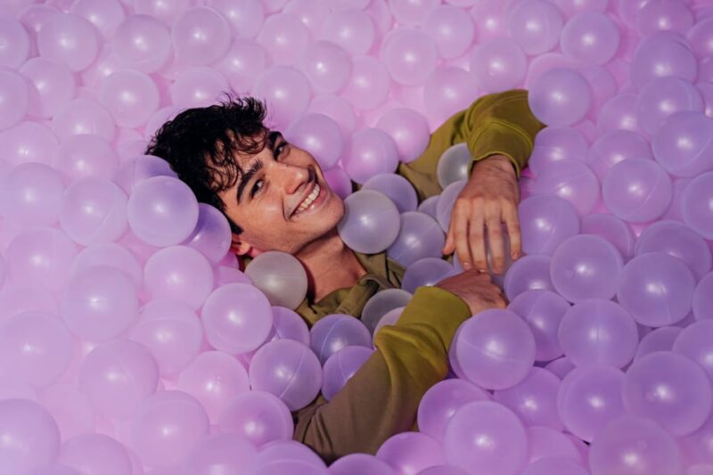 Barcelona: Interactive Art Installation by IKONO - The Atmosphere and Environment