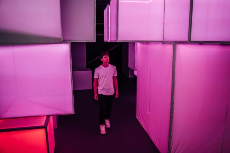 Barcelona: Interactive Art Installation by IKONO - FAQ